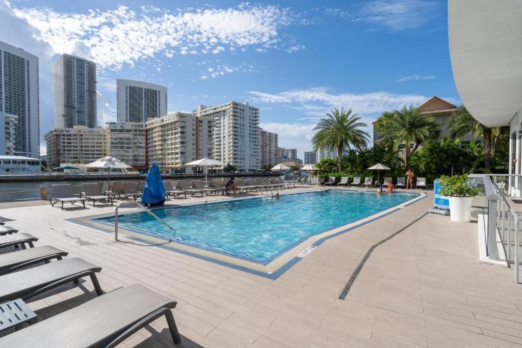 Miami Beach Studio Amazing Views 405B Hallandale Beach Bagian luar foto