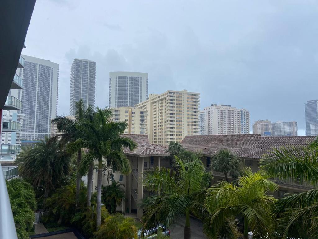 Miami Beach Studio Amazing Views 405B Hallandale Beach Bagian luar foto